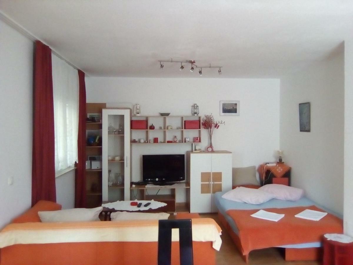 Holiday Home Zeljana Kaprije Exterior photo